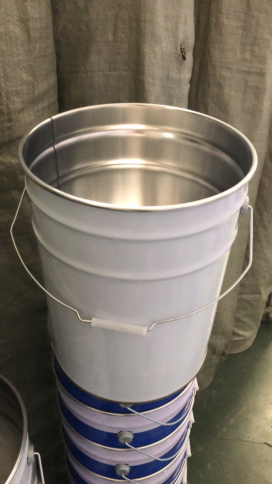 18L-20L包装桶乳胶漆铁桶涂料桶厂家直销  包装桶涂料桶乳胶漆桶油漆桶