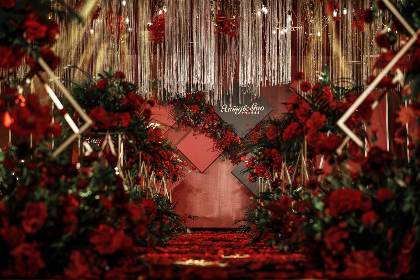 【哈尼婚礼】红色大气奢华风婚礼|西式红含人员无二消图片