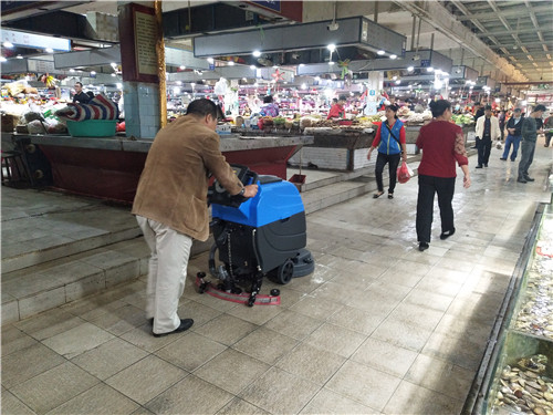 广西农贸市场洗地吸干电动洗地机公司
