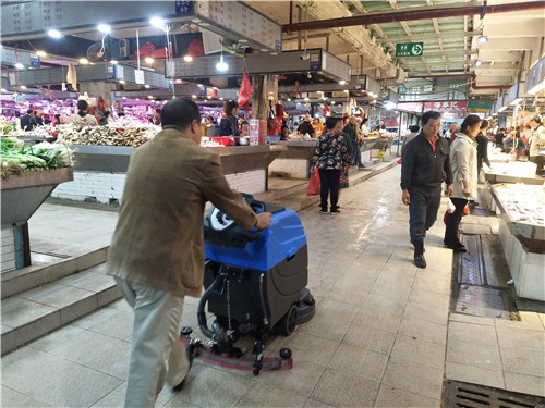 广西农贸市场洗地吸干电动洗地机公司