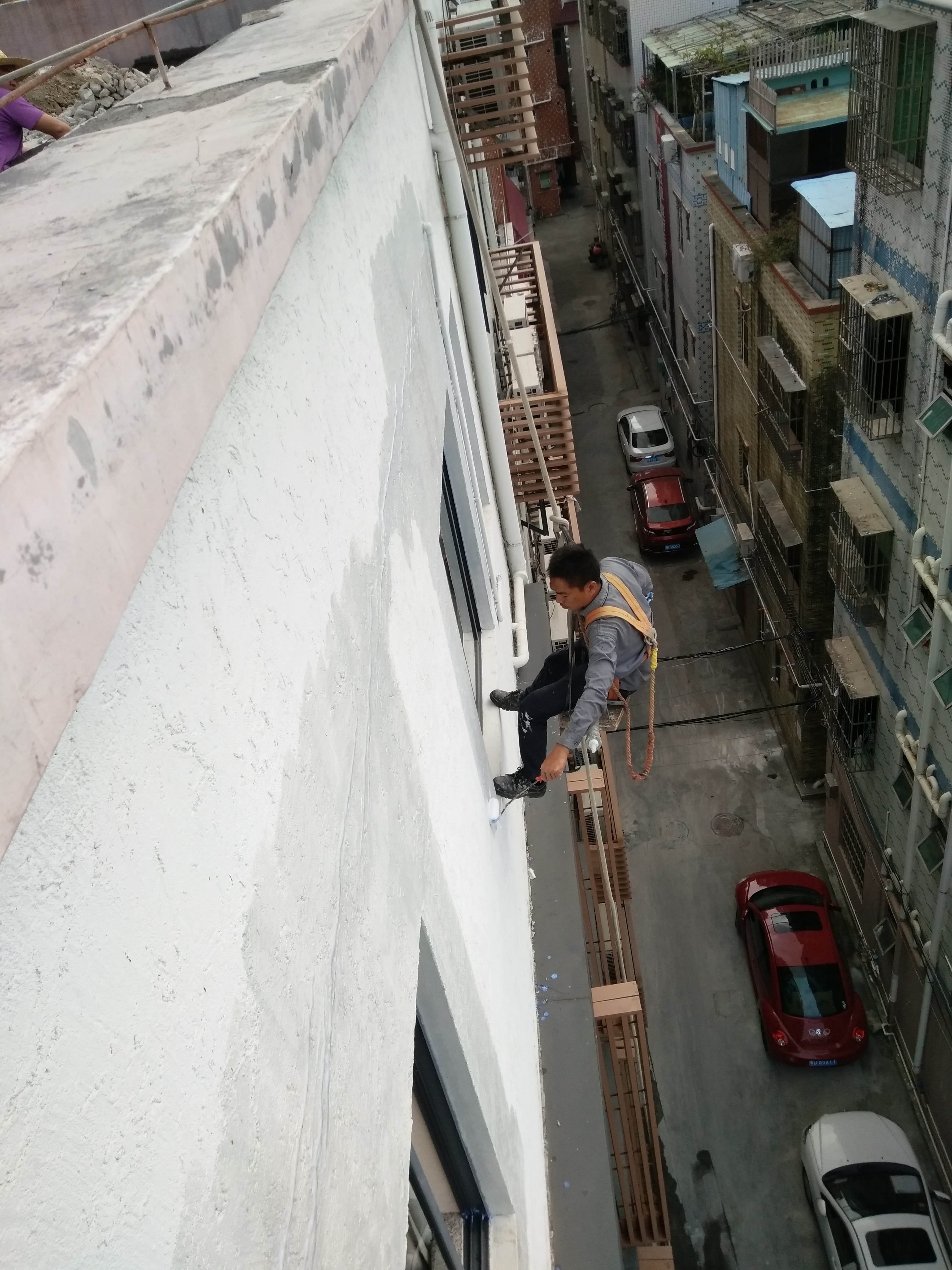 东莞做高空外墙清洁的公司，外墙瓷砖脱落漏水维修，三达防水图片