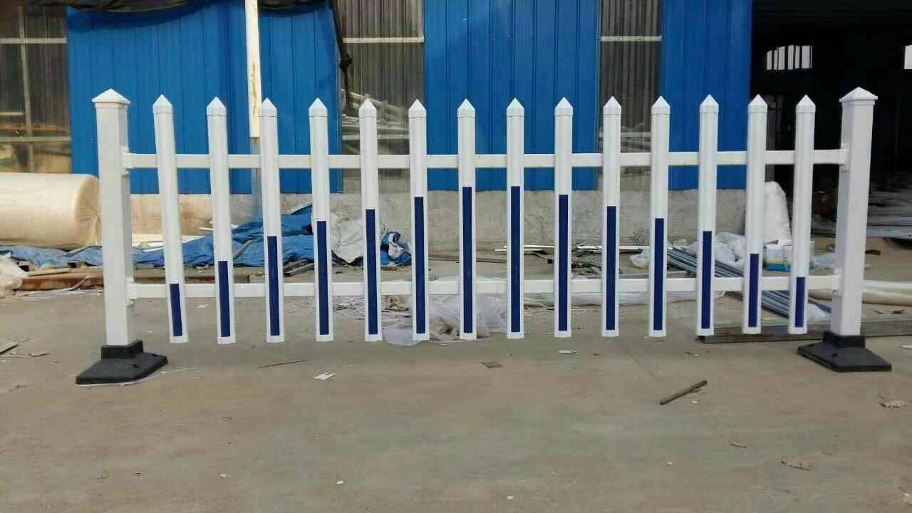 山东锌钢草坪围栏厂家批发价格 PVC塑钢草坪护栏