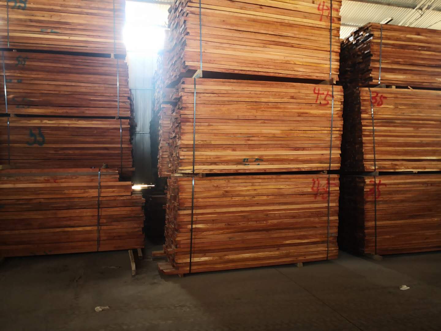 实木红椿木板材 蒸汽烘干热板材 压定型红椿木 实木家具材料