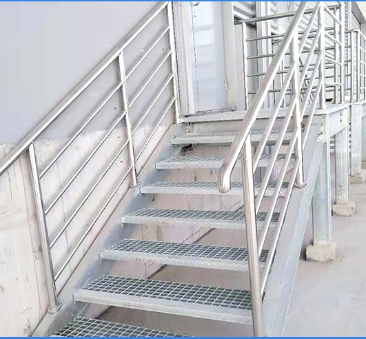 镀锌踏步板WZ钢梯踏步板WZ网众踏步板厂家定制