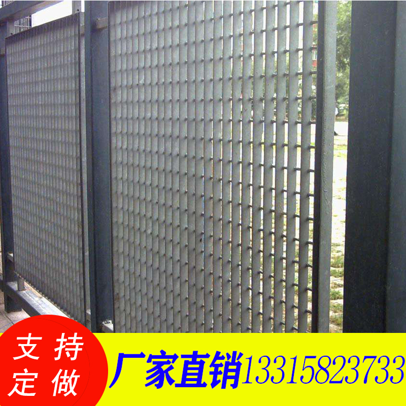 供应钢格板护栏 热镀锌钢格板围栏 不锈钢插接格栅围栏 钢格板镀锌图片
