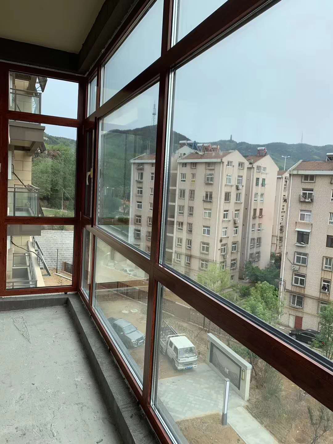 天津河东区断桥铝门窗封阳台 封露台阳光房图片