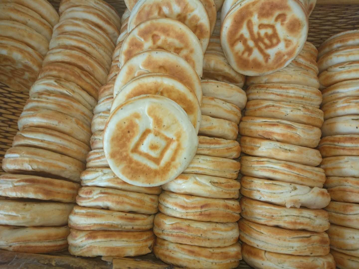 青海黄金香焖饼加盟店 满口香焖饼加盟费用 价格 厂商