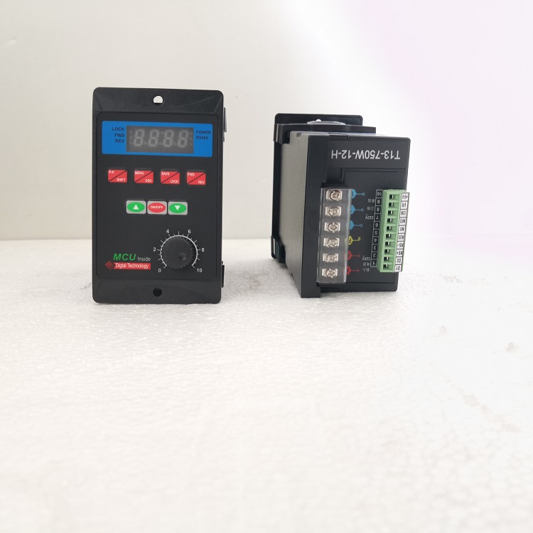 微型变频器单相电机驱动器控制器 T13-400W-12-H 三相380V电机通用变频器图片