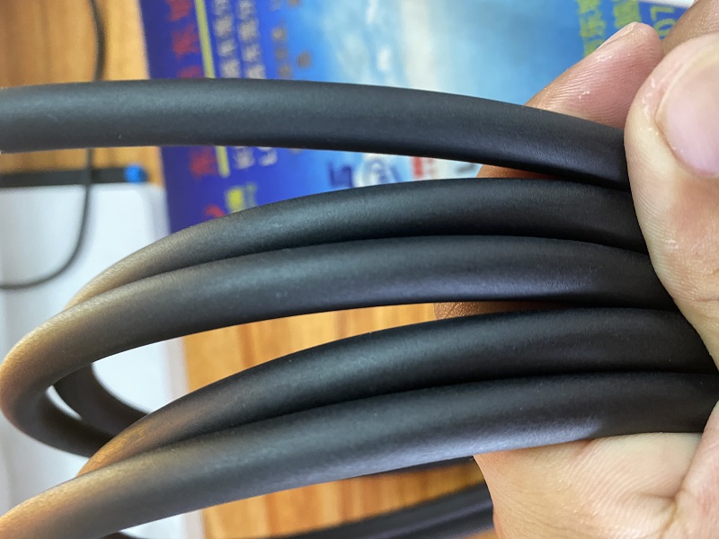 TPU聚醚高柔电线电缆原料，手感好，回弹性佳，雾面效果优异