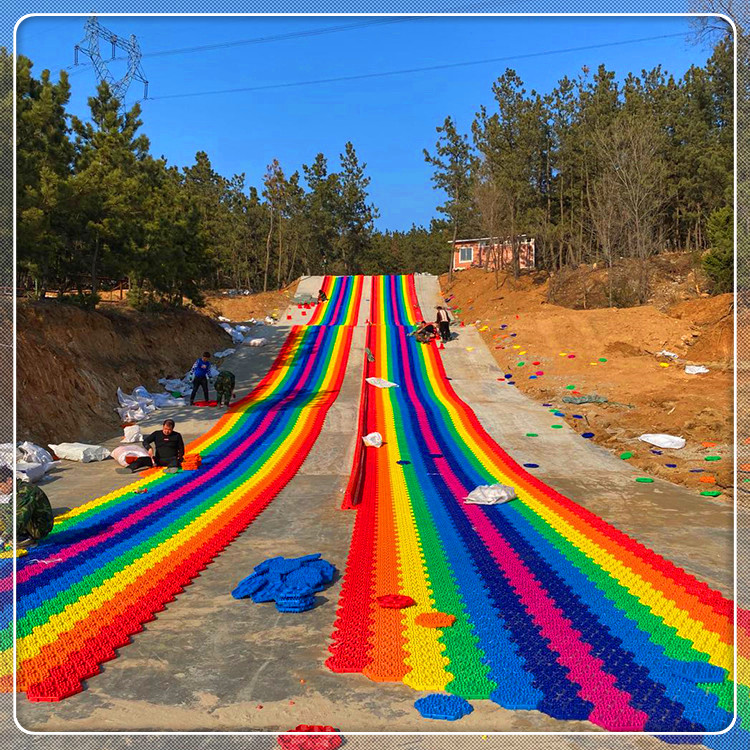 网上很刺激的七彩滑道 网红滑道 彩虹滑道在哪里