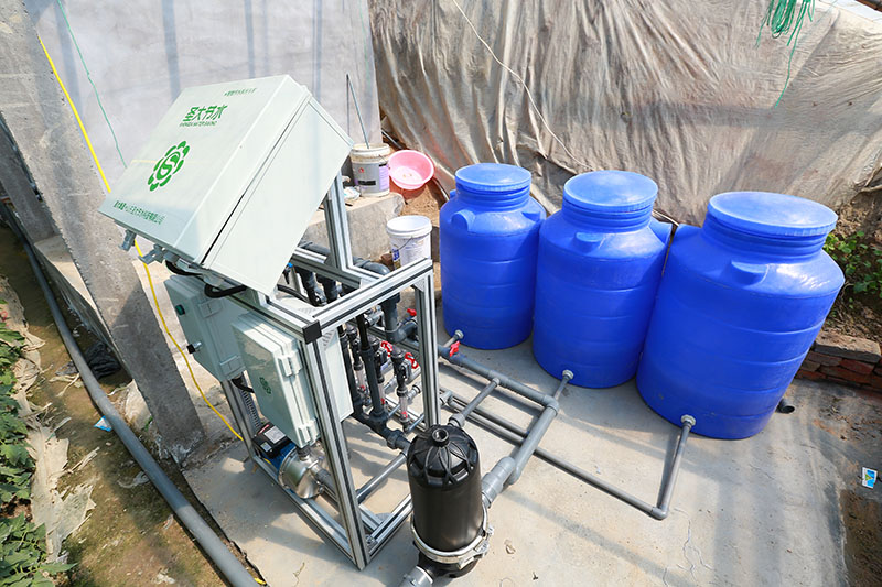 齐鲁昌农厂家供应自动水肥机 比水肥一体化 自动灌溉设备施肥机 注入式 水肥一体机 果园 蔬菜大棚专用图片