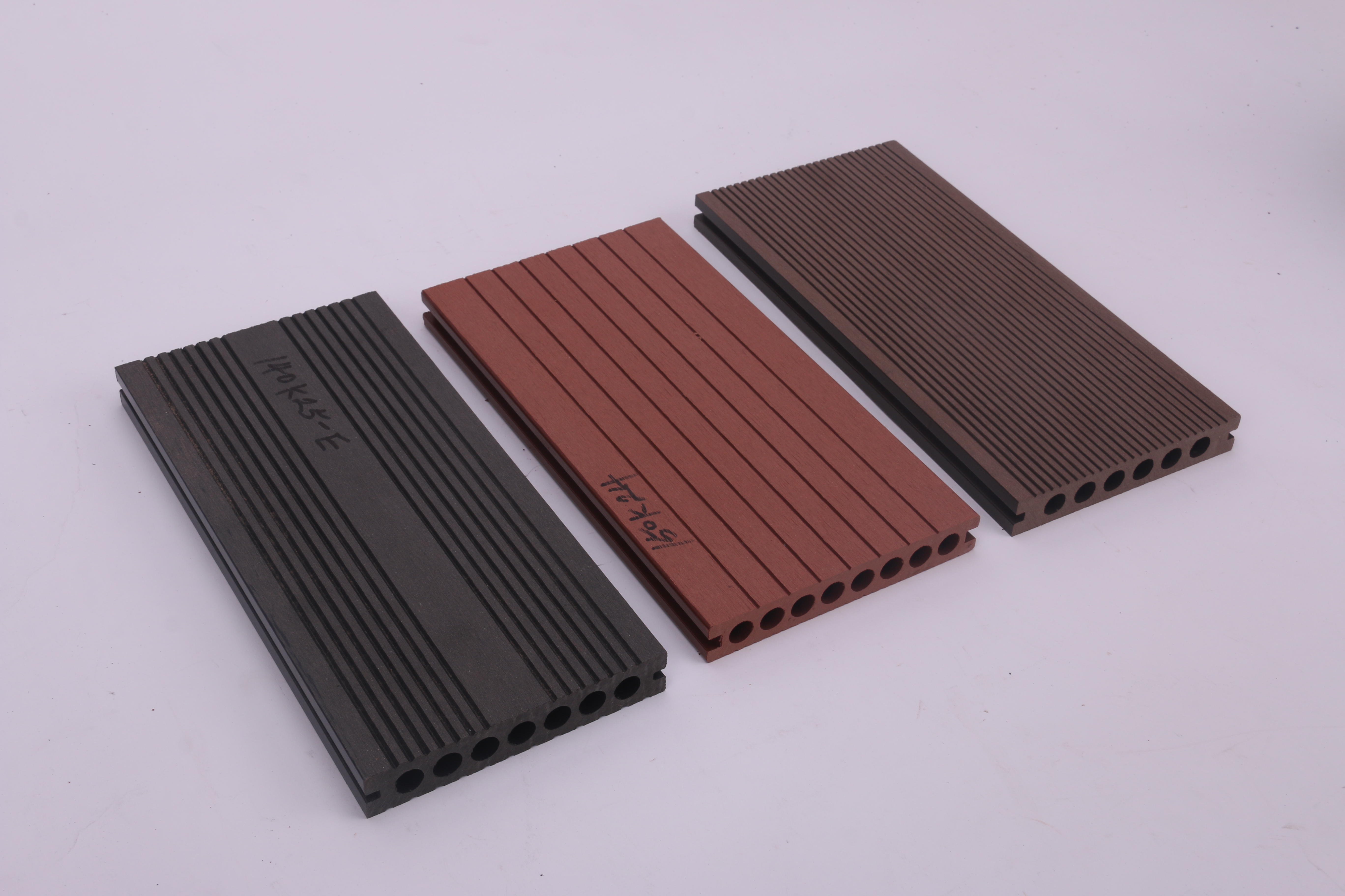 上海木塑地板定制生产、加工厂、批发价格【上海贵合装饰材料有限公司】