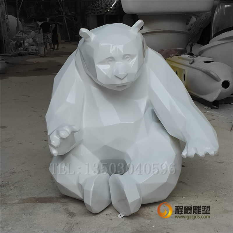 广州玻璃钢切面熊  玻璃钢抽象切面熊 卡通熊雕塑 定制厂家图片