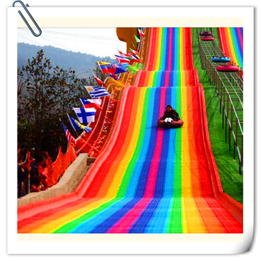 取得良好口碑 多人彩虹滑梯四季七彩滑道 大型花海景区游乐设备图片