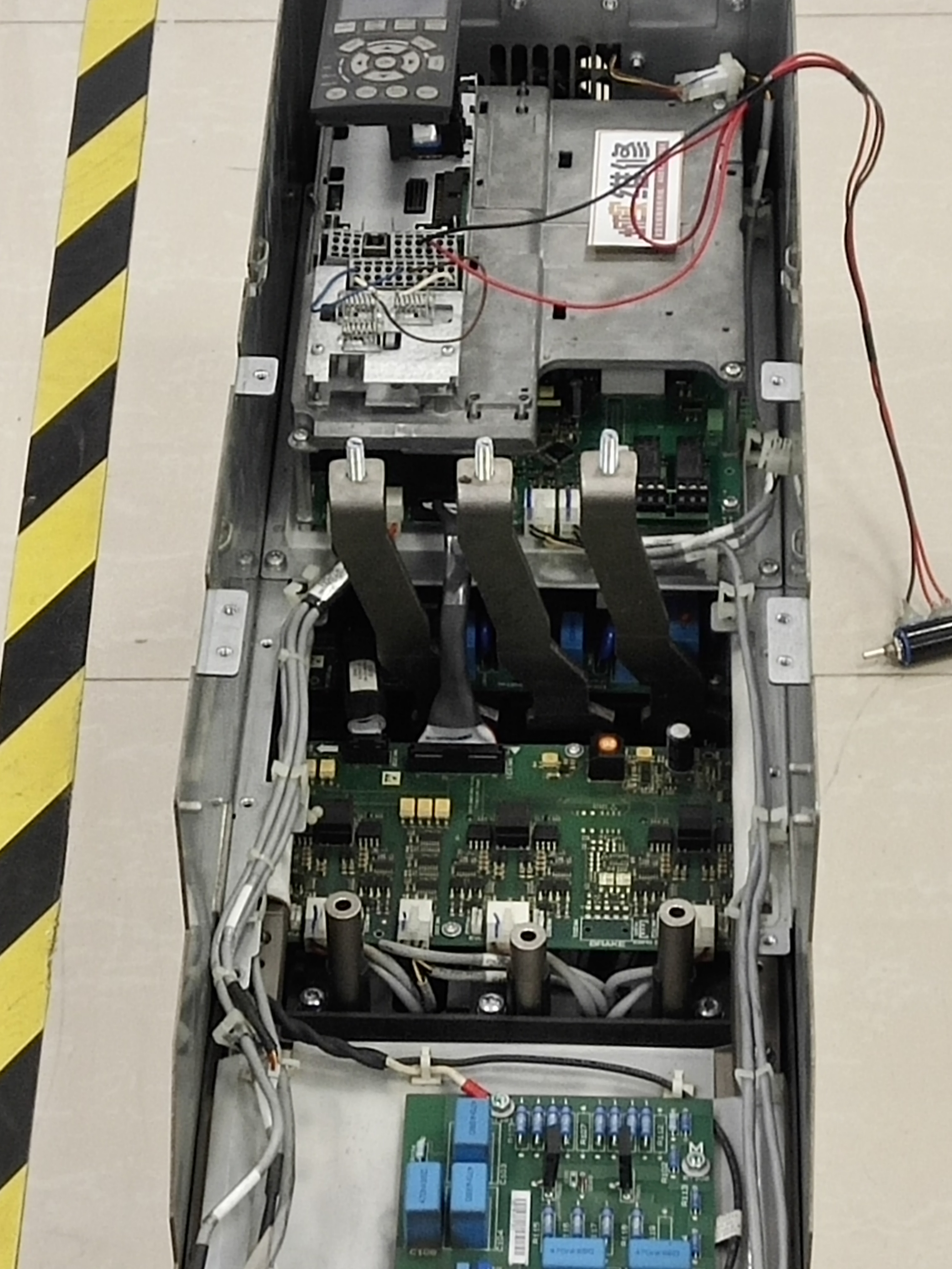 青岛丹佛斯VLT5000变频器开关电源损坏故障维修