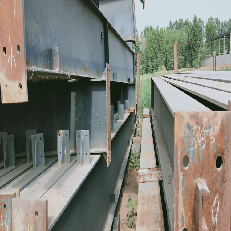 长期供应二手钢结构工业厂房钢构大棚屋面梁直条沙石料棚等图片
