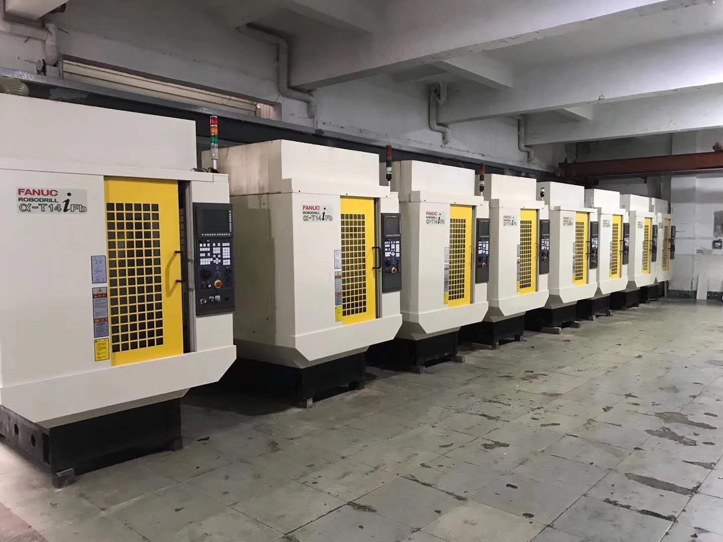 小黄机钻攻机，发那克系统，FANUC ROBDRILL   阿尔法－D14MIB , 高速精度，   小黄机钻攻机床图片