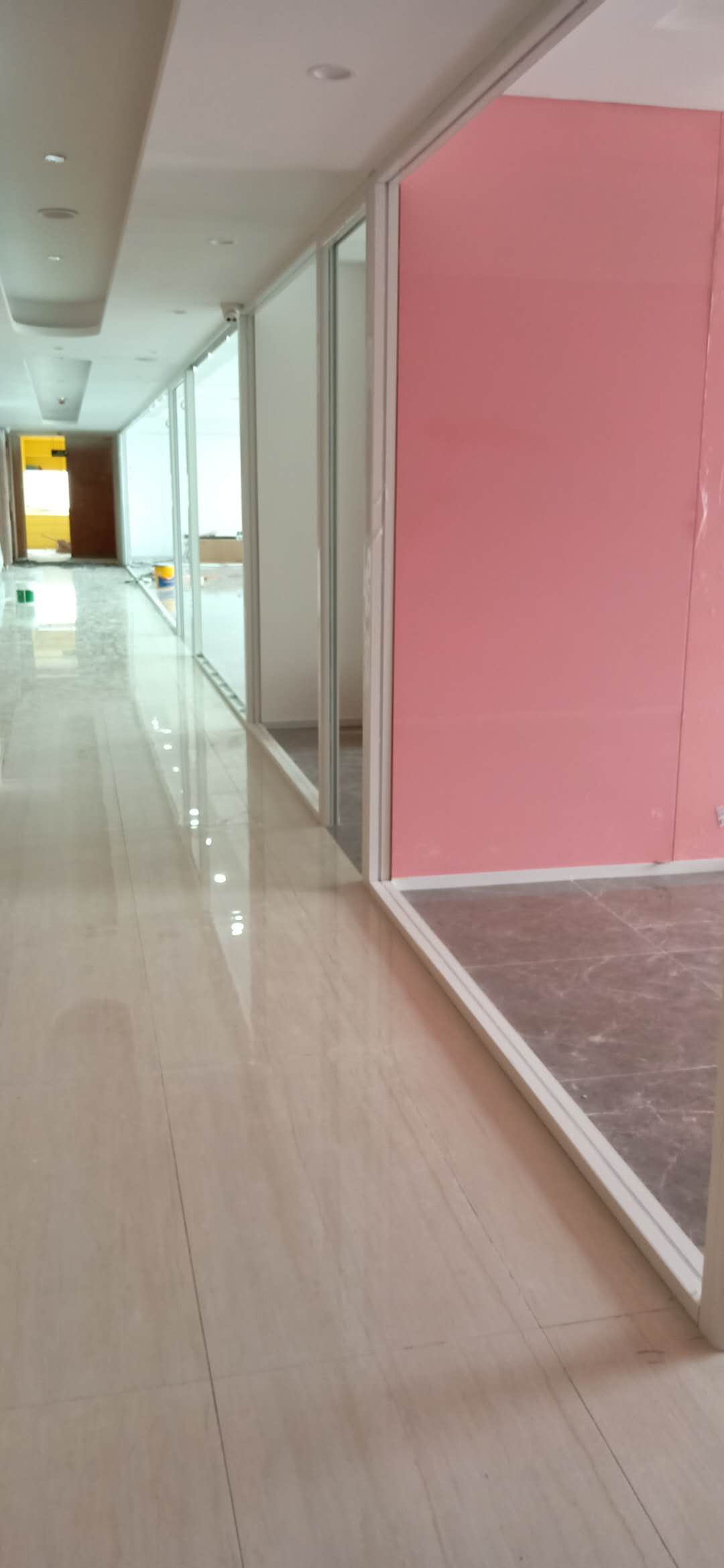 玻璃隔断厂家 广州承接玻璃安装厂家 玻璃隔断供应