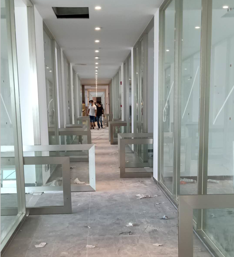 框架玻璃隔断厂家 广州承接玻璃安装厂家 框架玻璃供应图片