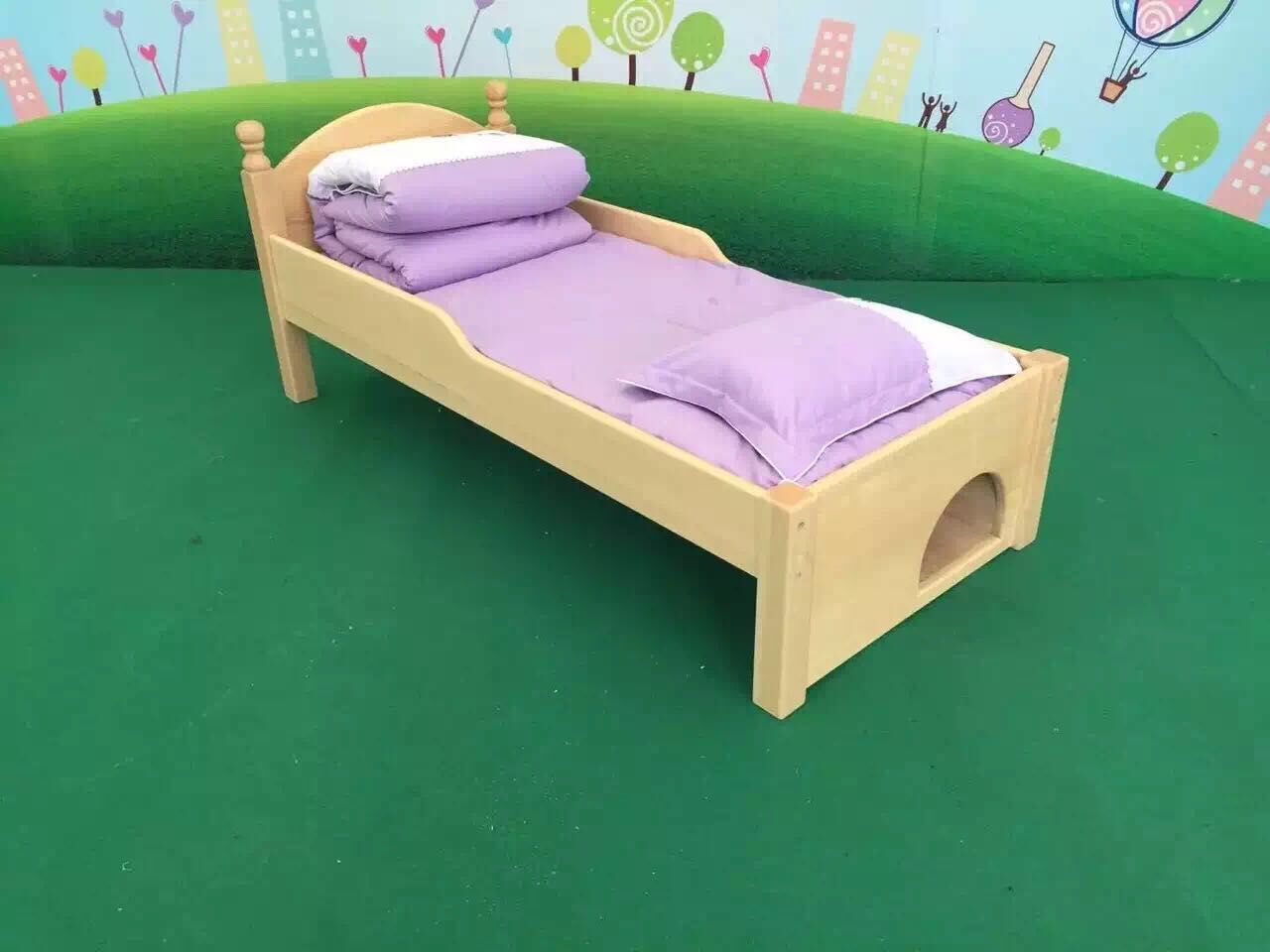 成都幼儿园家具玩具柜小床桌椅实木