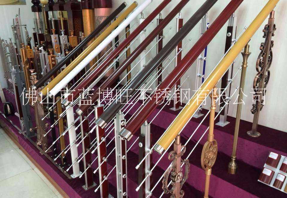 定制新款铜铝楼梯雕花护栏 精致新型雕刻护栏 楼梯扶手