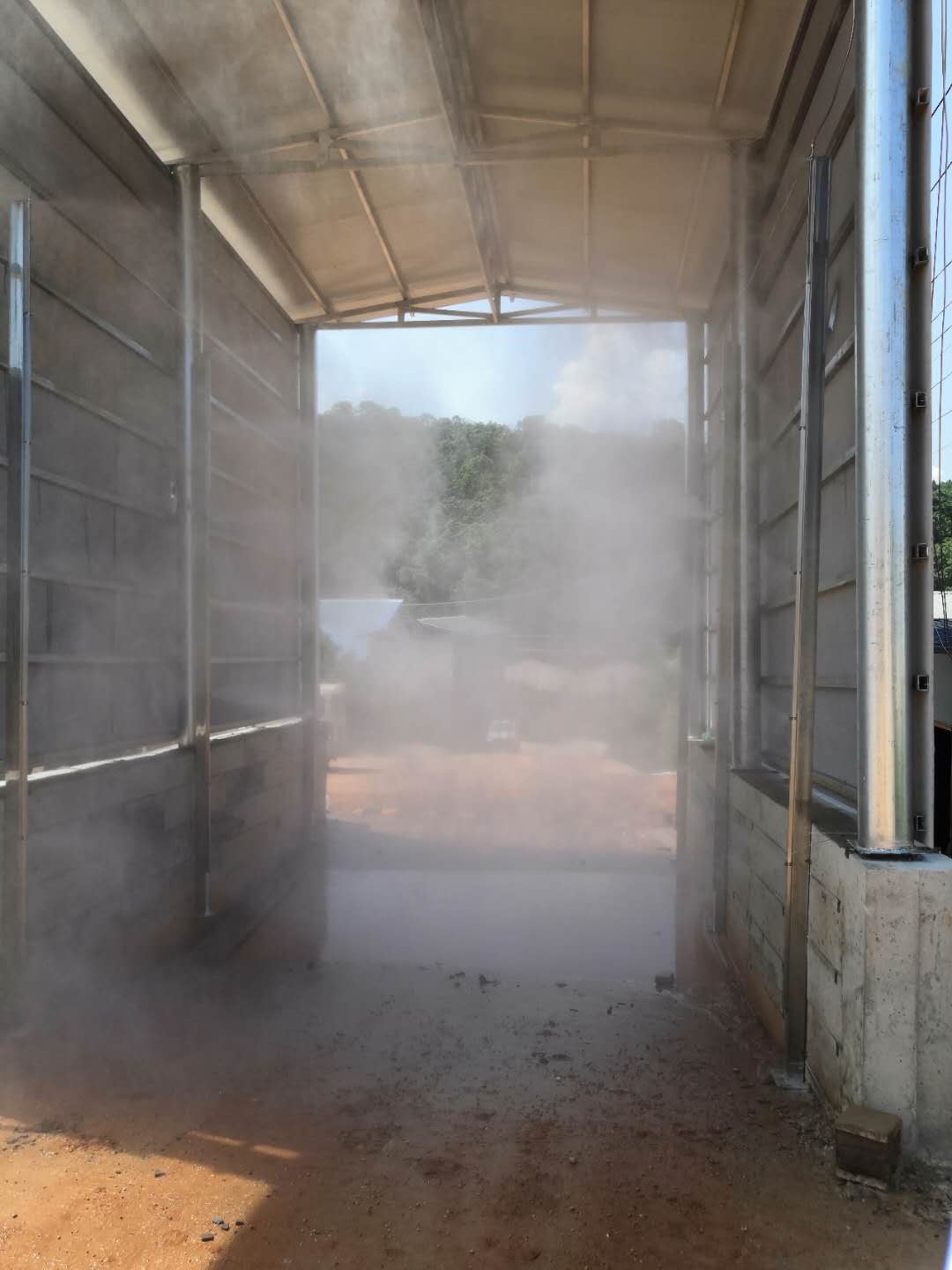 养鸡场喷雾消毒除臭剂设备 养殖场喷雾消毒 养猪场喷雾除臭系统
