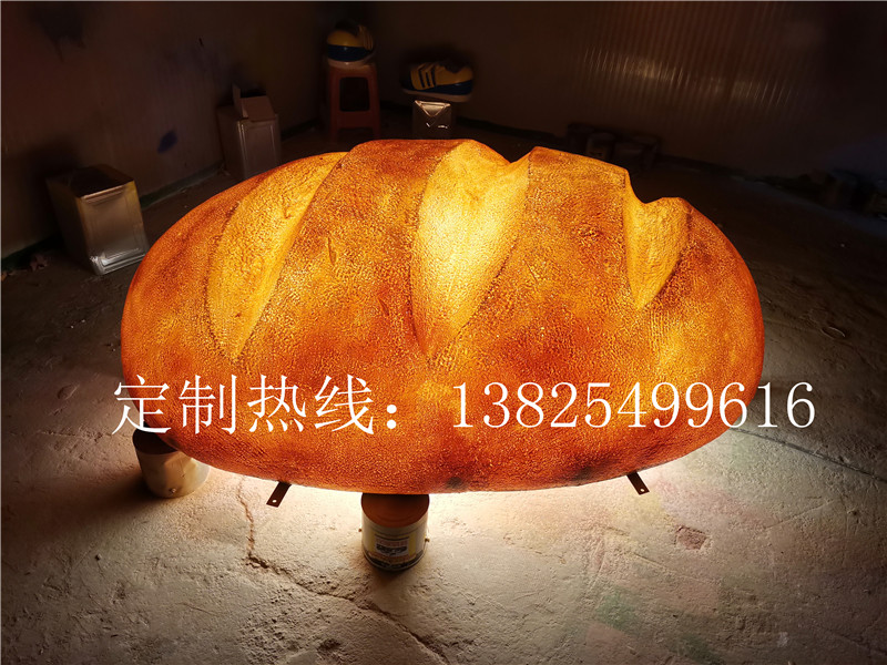 惠州市玻璃钢面包蛋糕造型招牌雕塑摆件厂家定制2020年新款玻璃钢面包蛋糕造型招牌雕塑摆件面包门头店铺雕塑