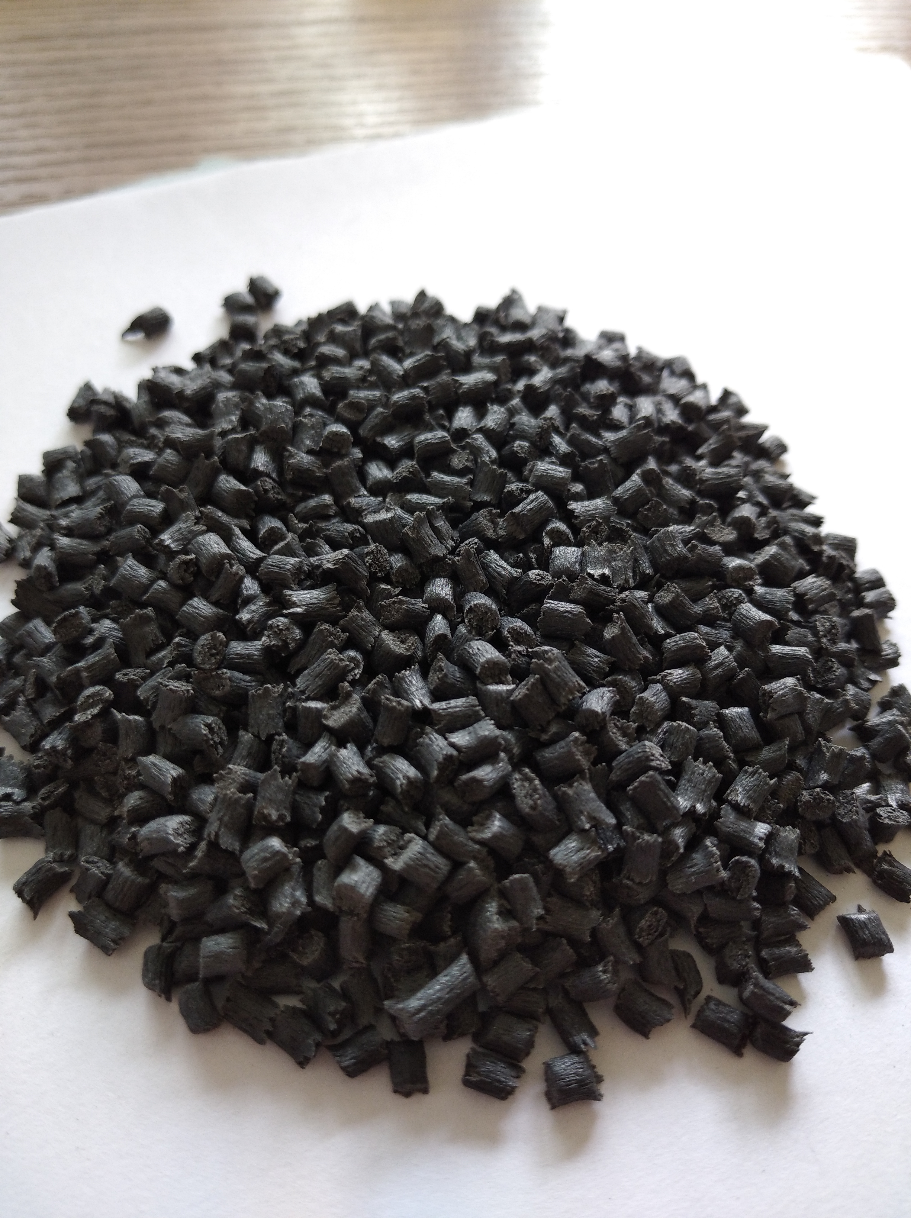 PBT加纤料 加纤30%黑色颗粒 适用于风扇扇叶