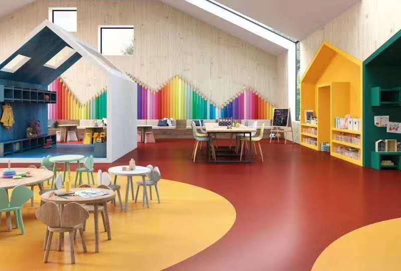 供应济南卡通纯色地板批发幼儿园塑胶地板施工