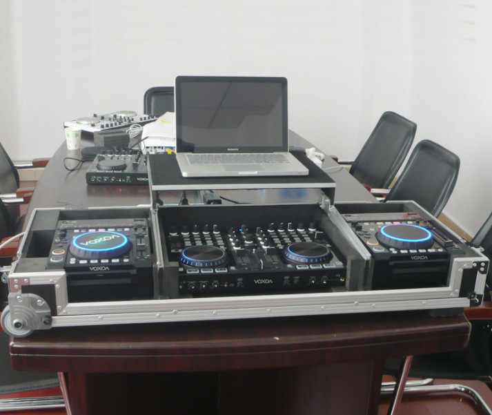 拉杆航空铝箱深圳厂家专业DJ拖箱 拉杆航空铝箱 铝合金仪器设备箱定制