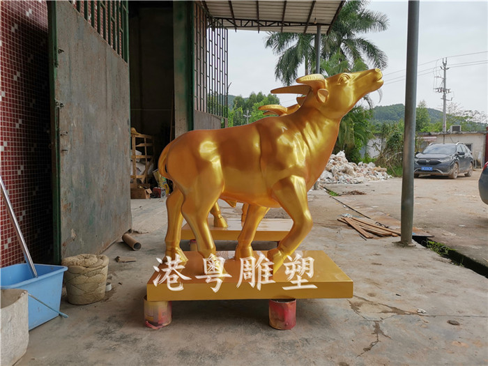 惠州市玻璃钢金牛动物雕塑摆件厂家