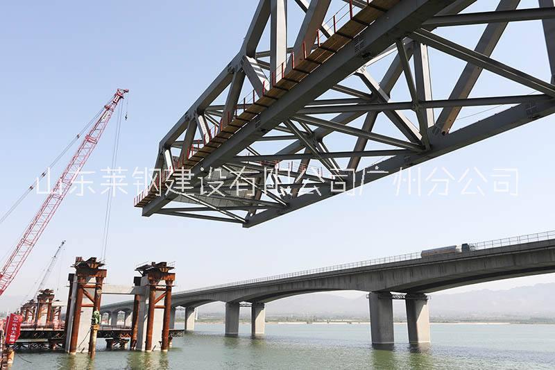 桥梁顶推施工、 钢箱桥顶推施工施工就找深圳信恒