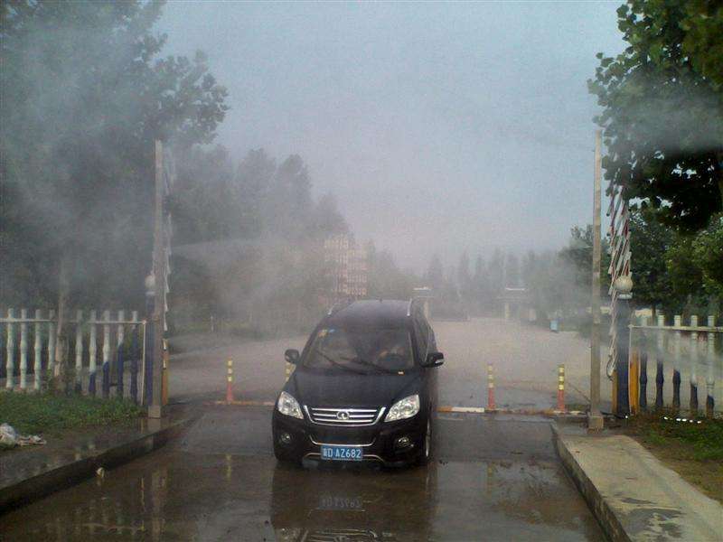 四川，甘肃，贵州雨雾考场模拟喷雾设备/自动感应模拟雨天系统安装厂家图片