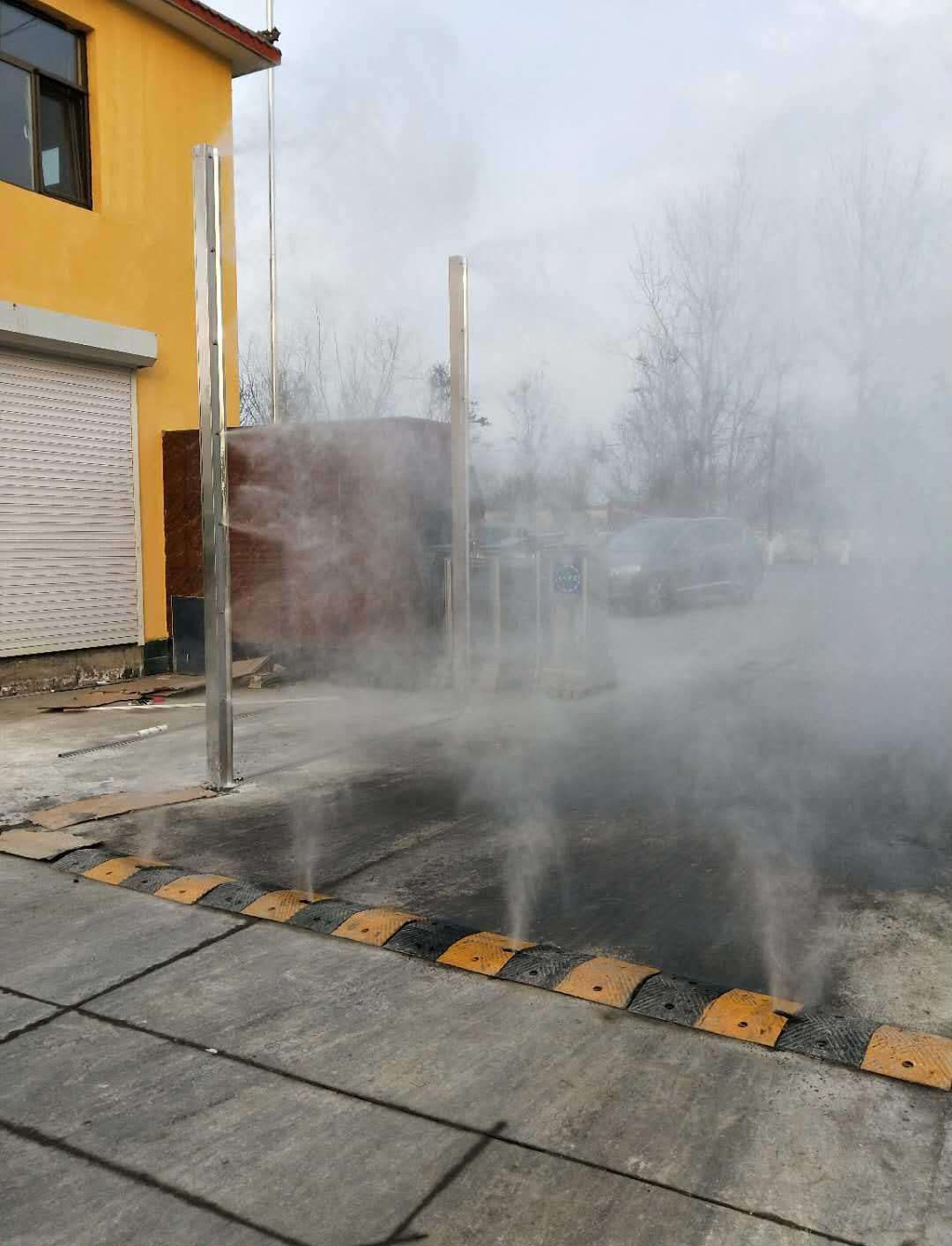 四川，甘肃，贵州雨雾考场模拟喷雾设备/自动感应模拟雨天系统安装厂家图片