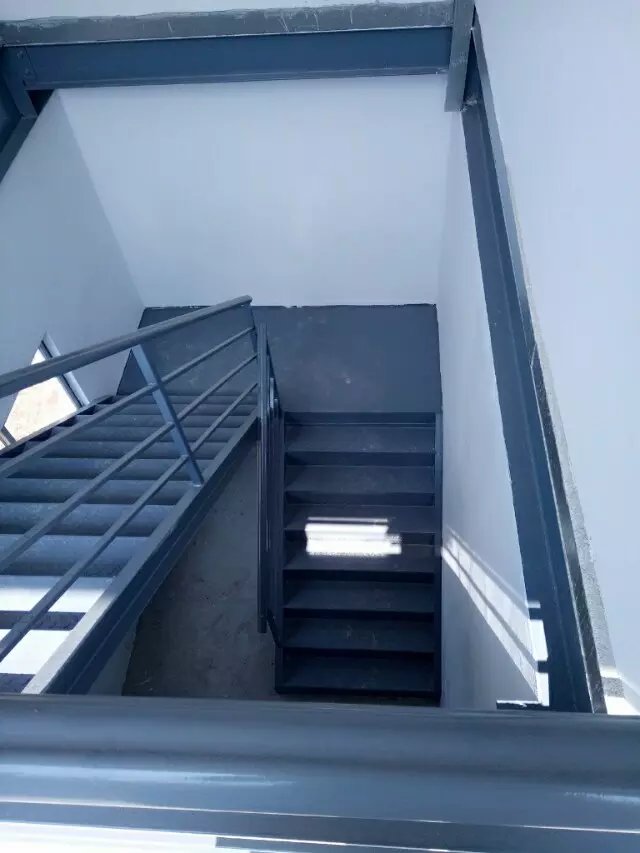 广东深圳清远钢结构楼梯设计安装