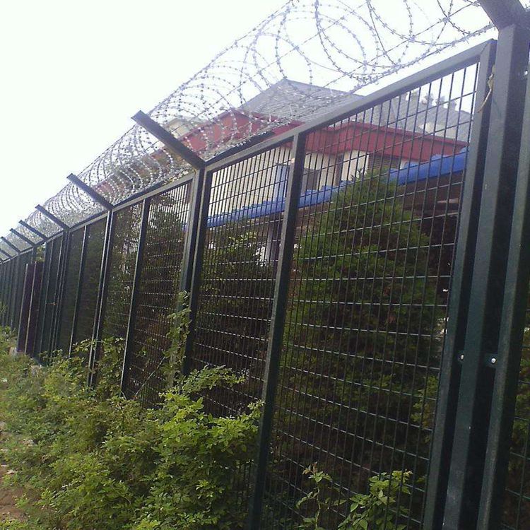 监狱防护网 菱形孔焊接防护网 热镀锌护栏网