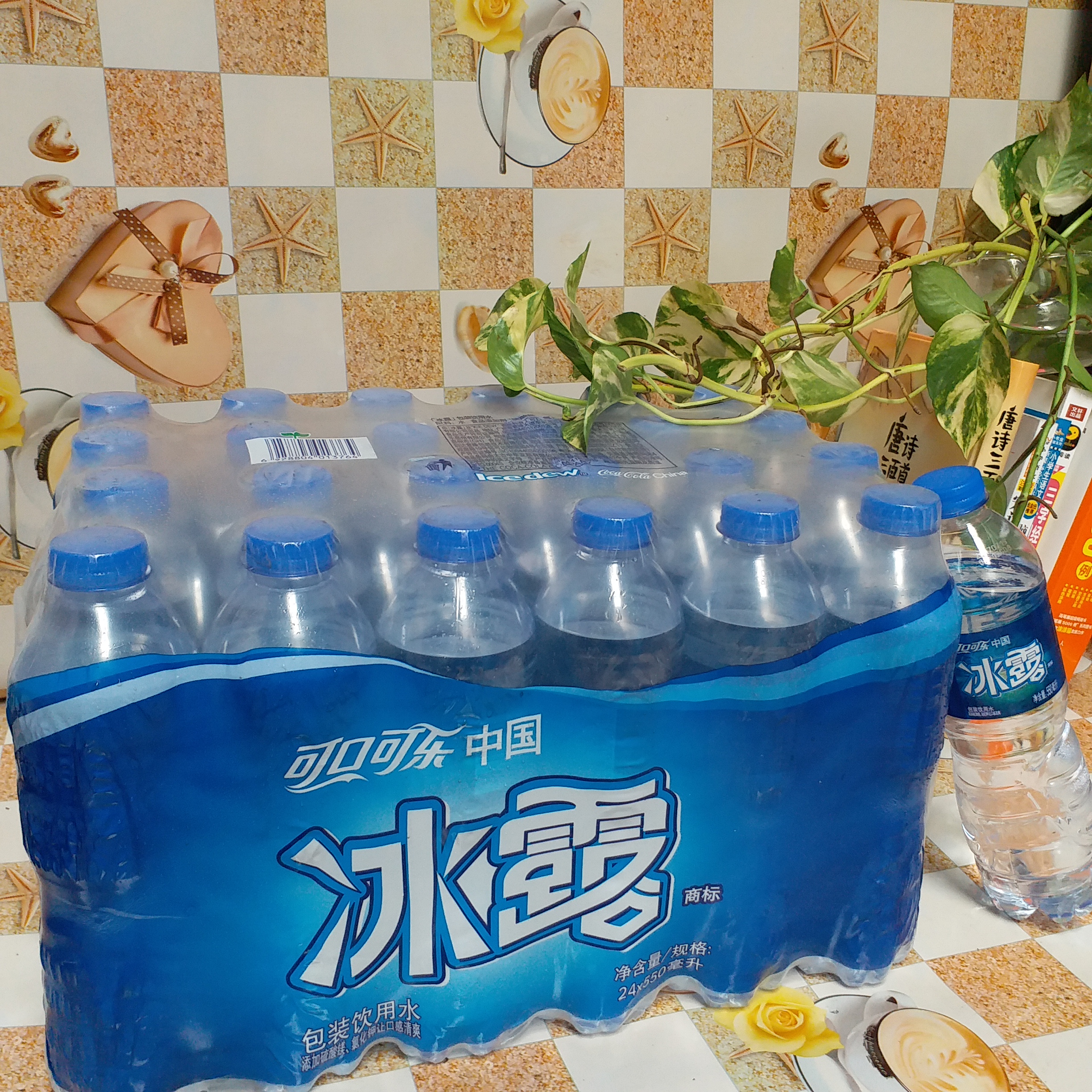 可口可乐冰露瓶装水550ML 1.5L订水电话 矿泉水定制图片