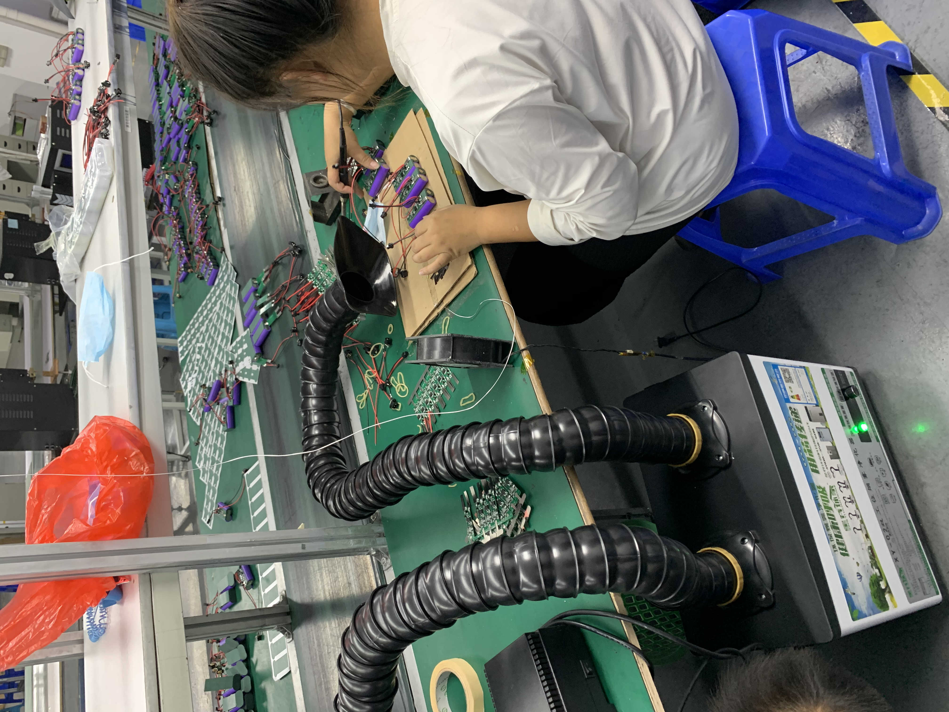 深圳市电烙铁焊锡抽烟机电路板焊接排烟机厂家