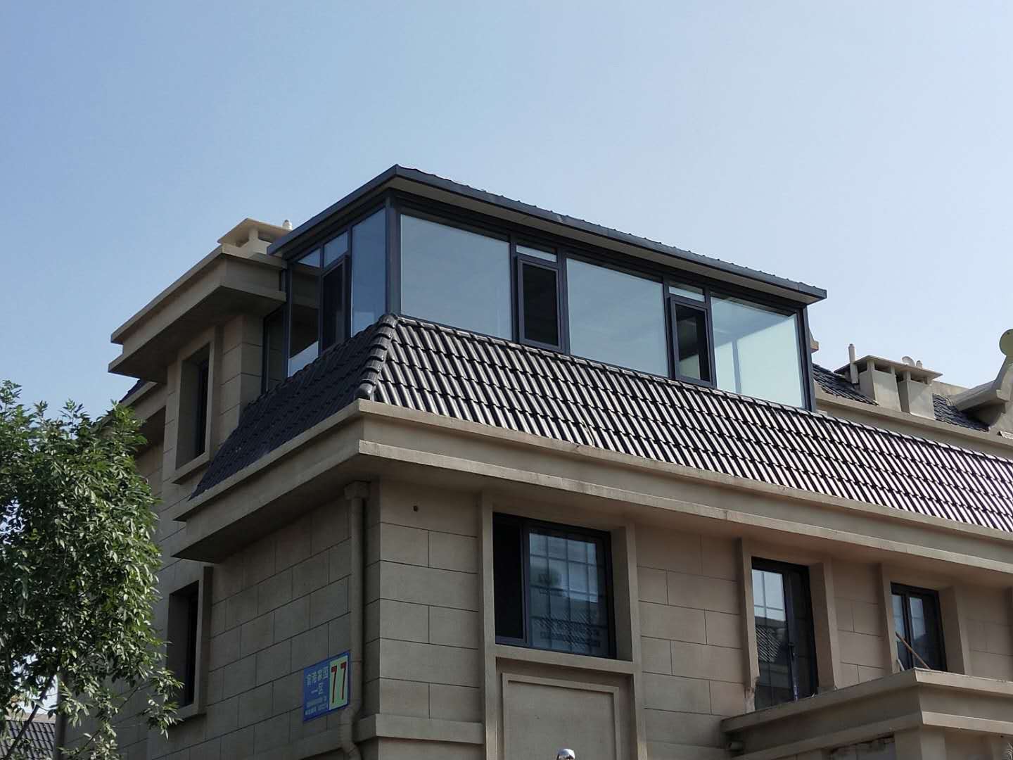 天津玻璃彩钢房搭建露台搭建阳光房图片