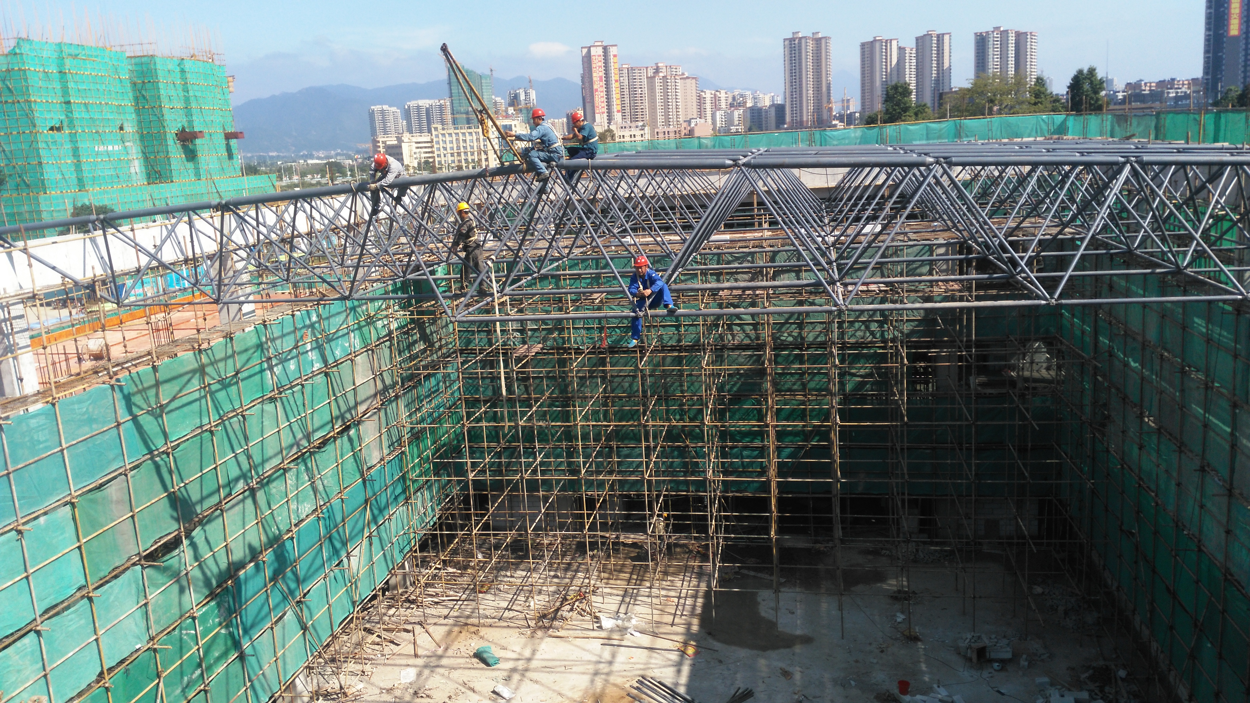 螺栓节点网架 球形玻璃顶钢网架工 深圳网架加工厂 玻璃钢网架工程