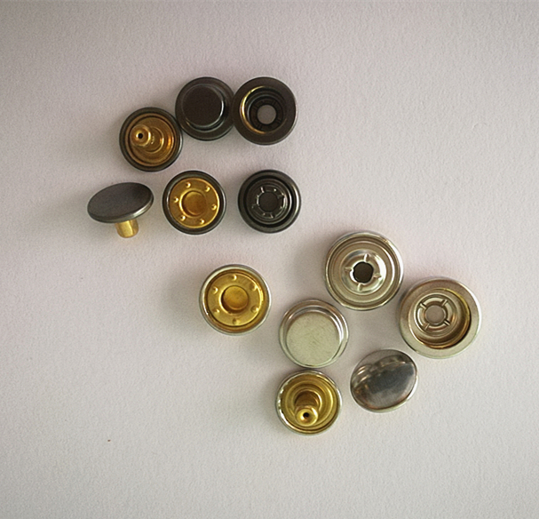 金属503#底三件 黄铜不锈钢材质急钮底三件 大衣金属扣 钮扣服装辅料产品