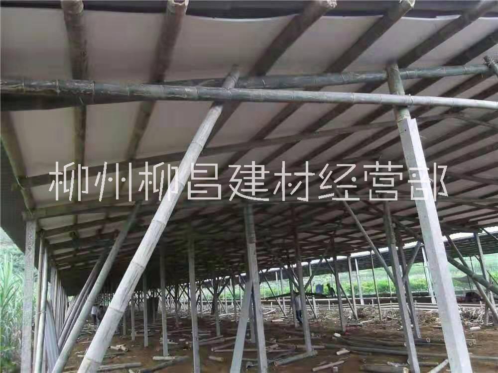广西柳州搭建养殖工棚  柳州养殖工棚承接价格 施工队