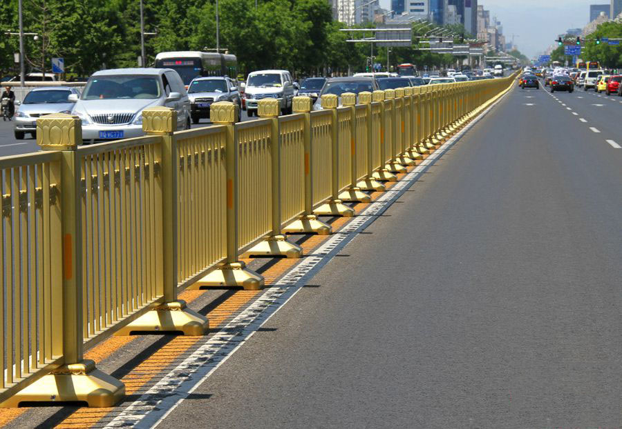 黄金莲花市政道路护栏 金黄色市政护栏 沙金色市政道路护栏