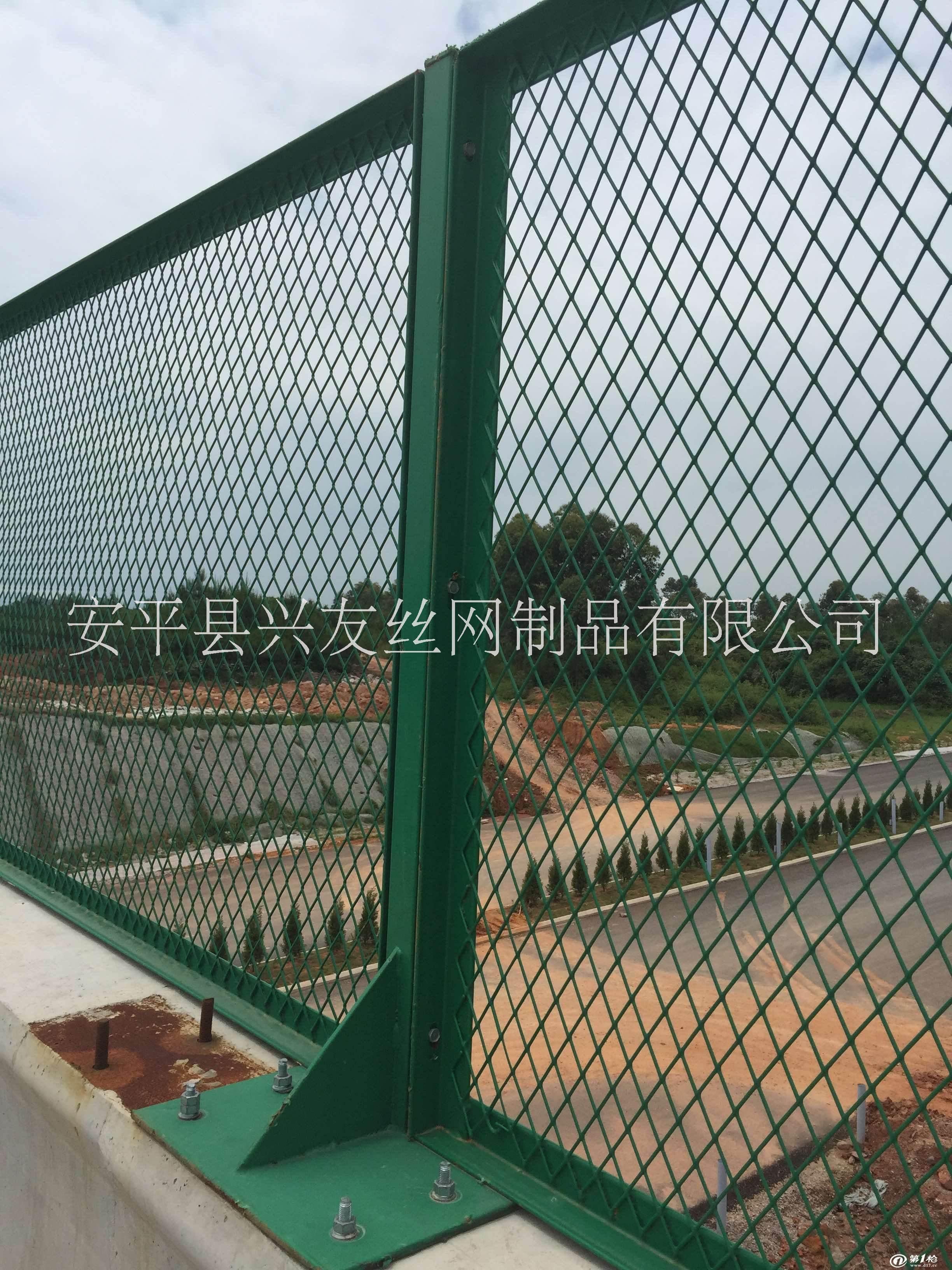 衡水市厂家直销高速公路护栏 边框护栏厂家厂家直销高速公路护栏 边框护栏