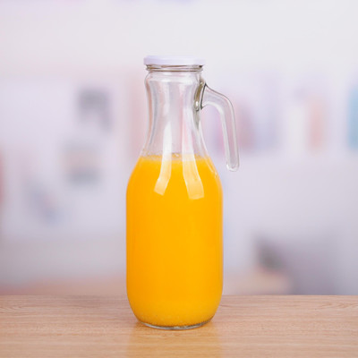 批发透明玻璃果汁瓶1.5L饮料瓶密封果汁大容量玻璃饮料瓶把手玻璃瓶