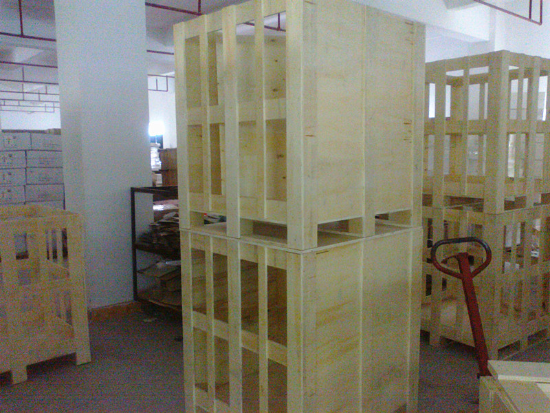 包装木箱 包装箱 钢带箱 两面进叉包装箱 四面金叉包装箱 网格包装箱