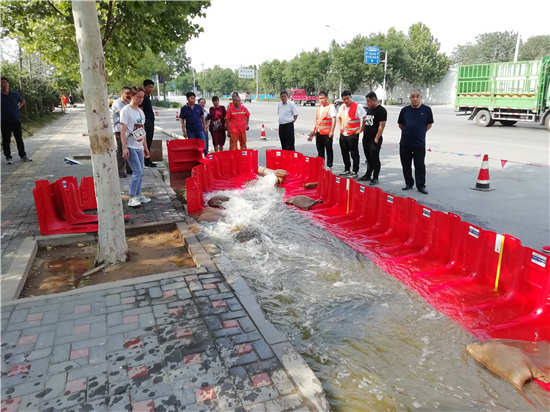 红色ABS塑料挡水板，新型市政内涝引流用防汛挡水板