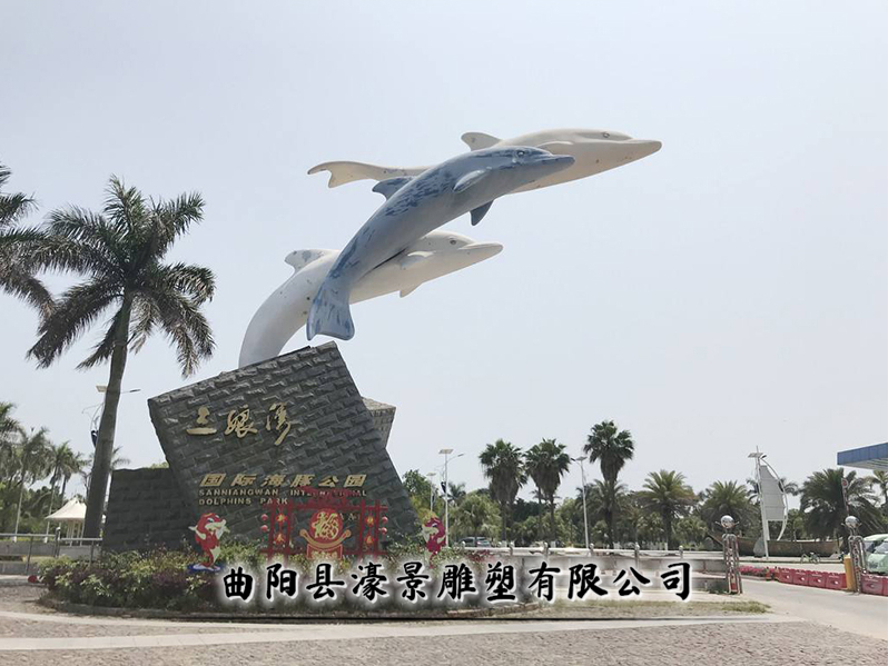 不锈钢海豚雕塑定制大型户外游乐园广场不锈钢雕塑品园林公园景观图片