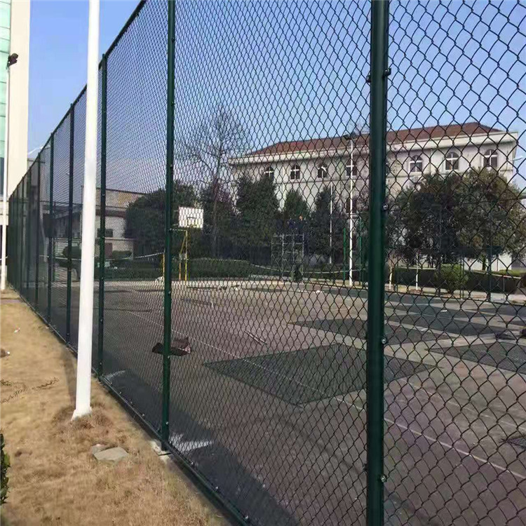 销销售足球场围网 生产篮球场护栏网 绿色体育场围栏