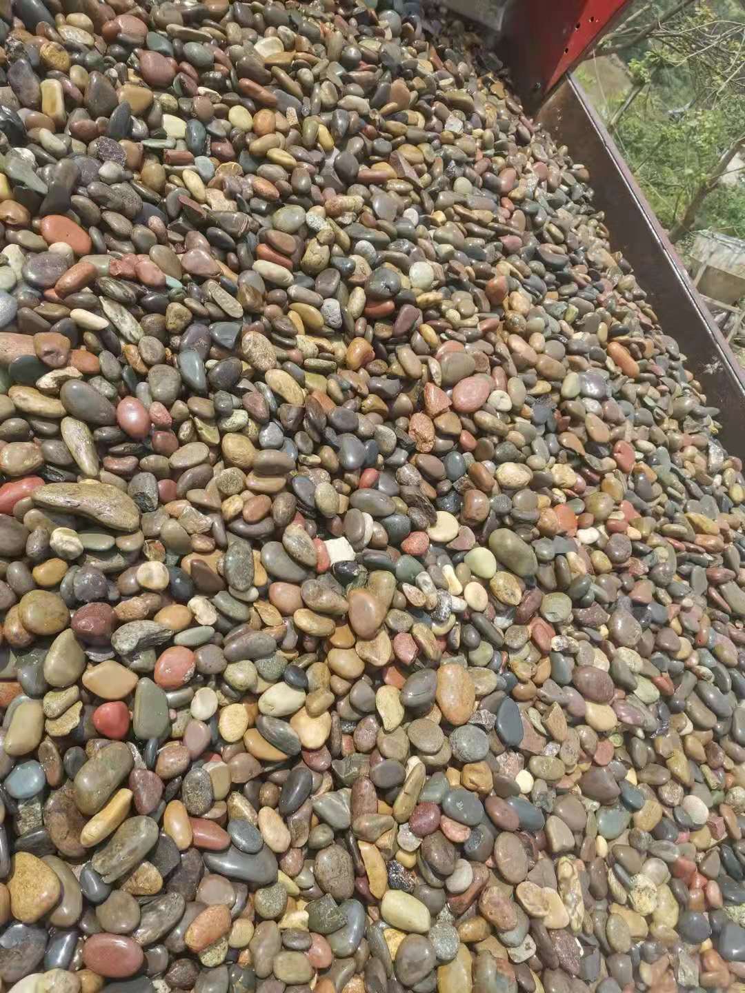 贵州凯里卵石鹅卵石五彩卵石图片一手卵石矿山大型鹅卵石工厂